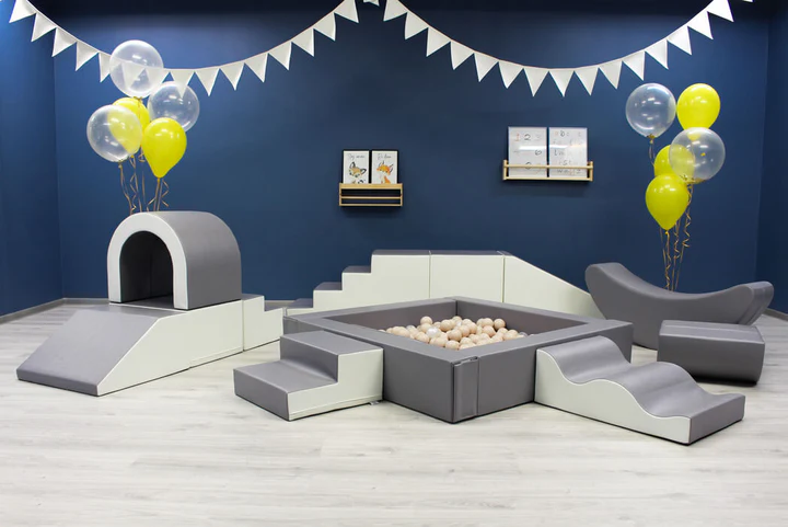 Pehmete mänguklotside komplekt XL IGLU Party, hall / valge