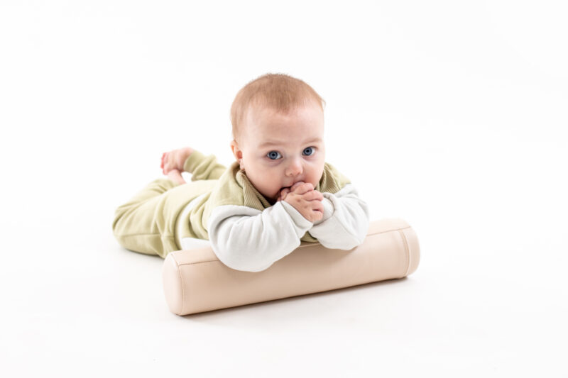Tommy roller_baby (38) Pehme Tummy roller IGLU – beež